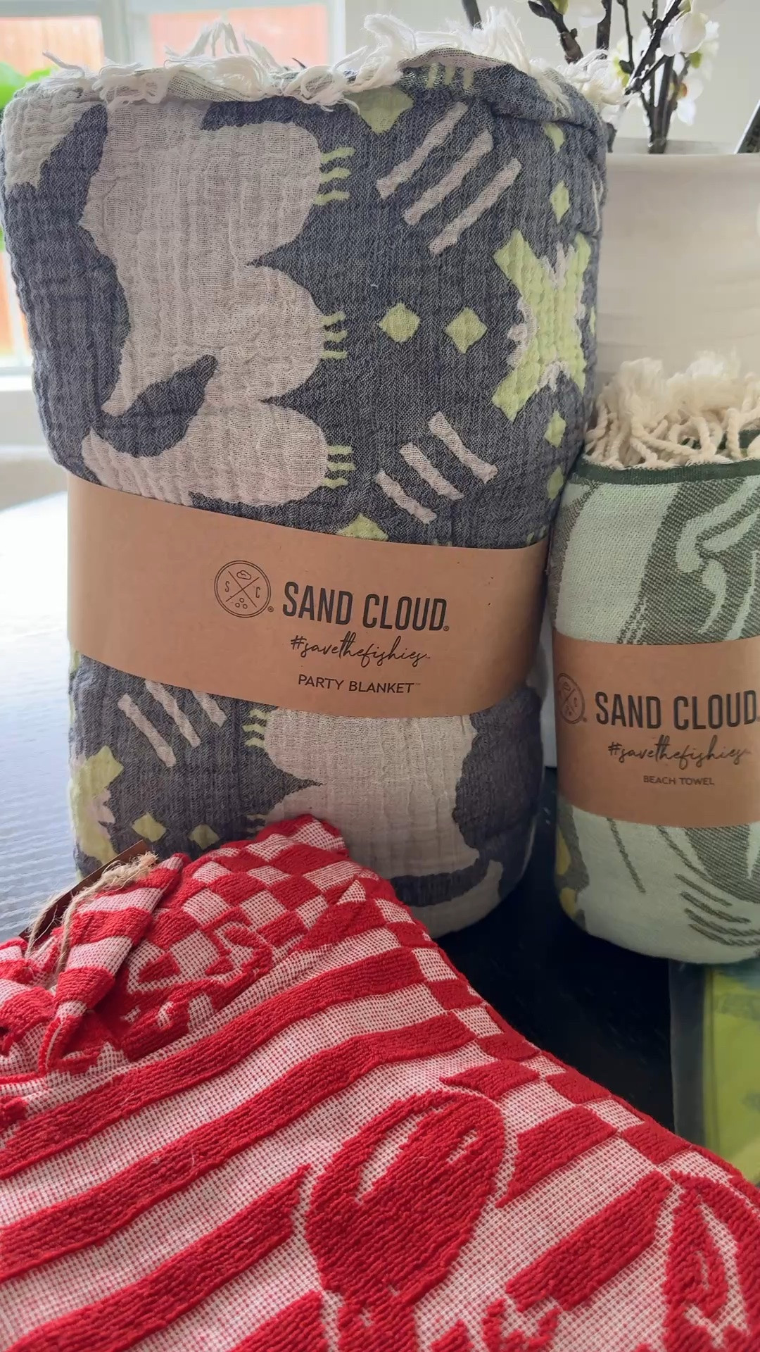 Sandcloud towels, party blankets and ponchos in Amazon

#LTKdayinmylife #LTKU #LTKSeasonal