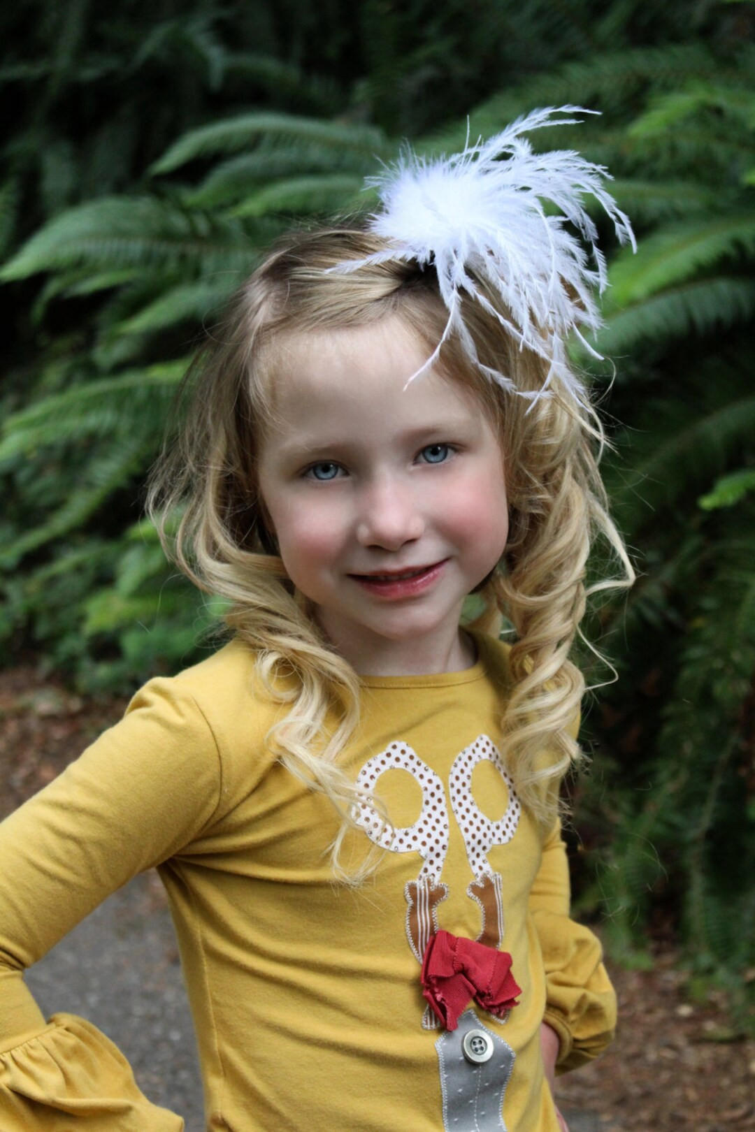 White feather clip, white hair clip, ostrich feather clip,feather clip,ostrich clip,photo prop,mo... | Etsy (US)