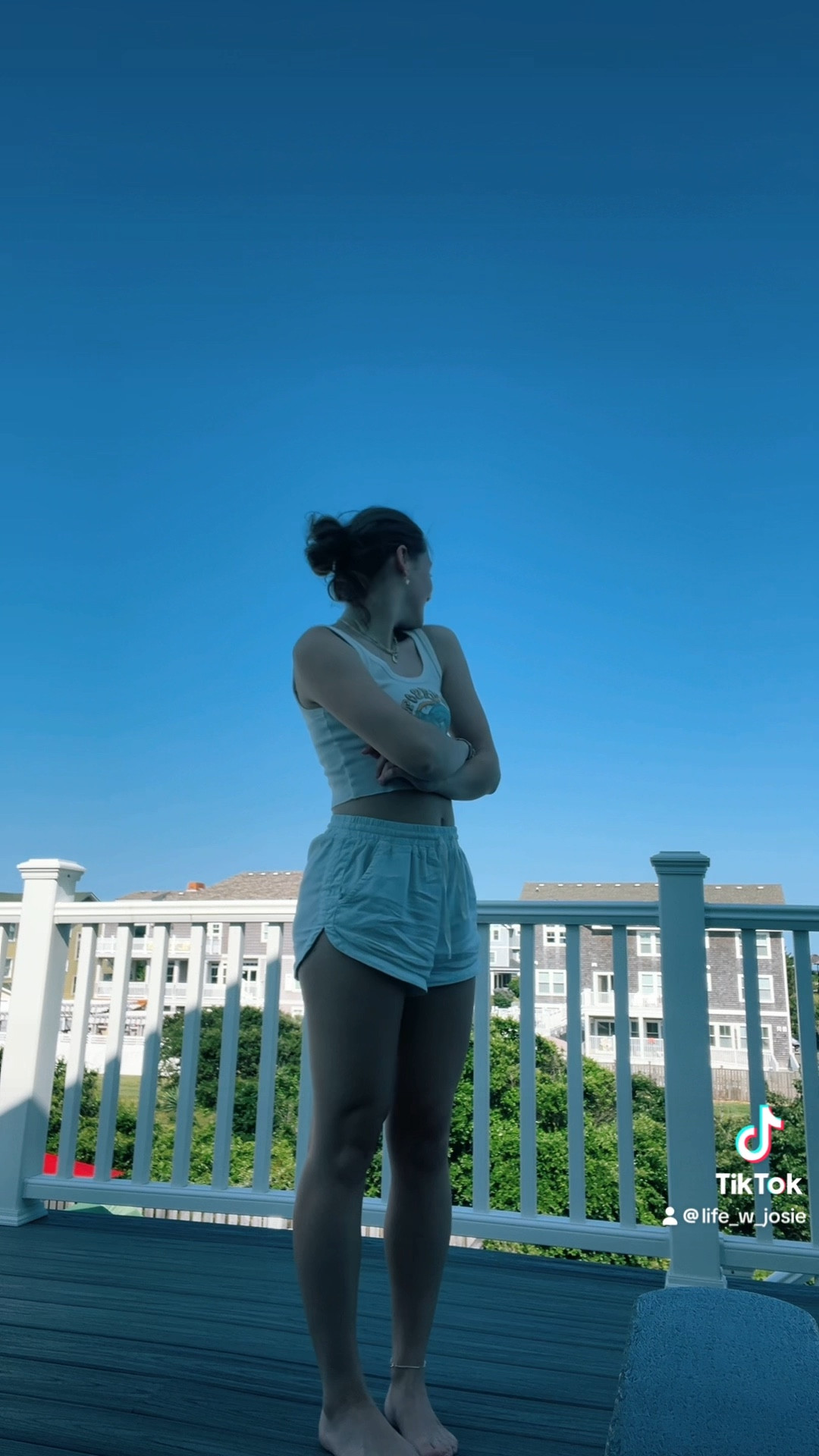🐬🐬 
shorts are also from billabong and can be found on their website!

#LTKVideo