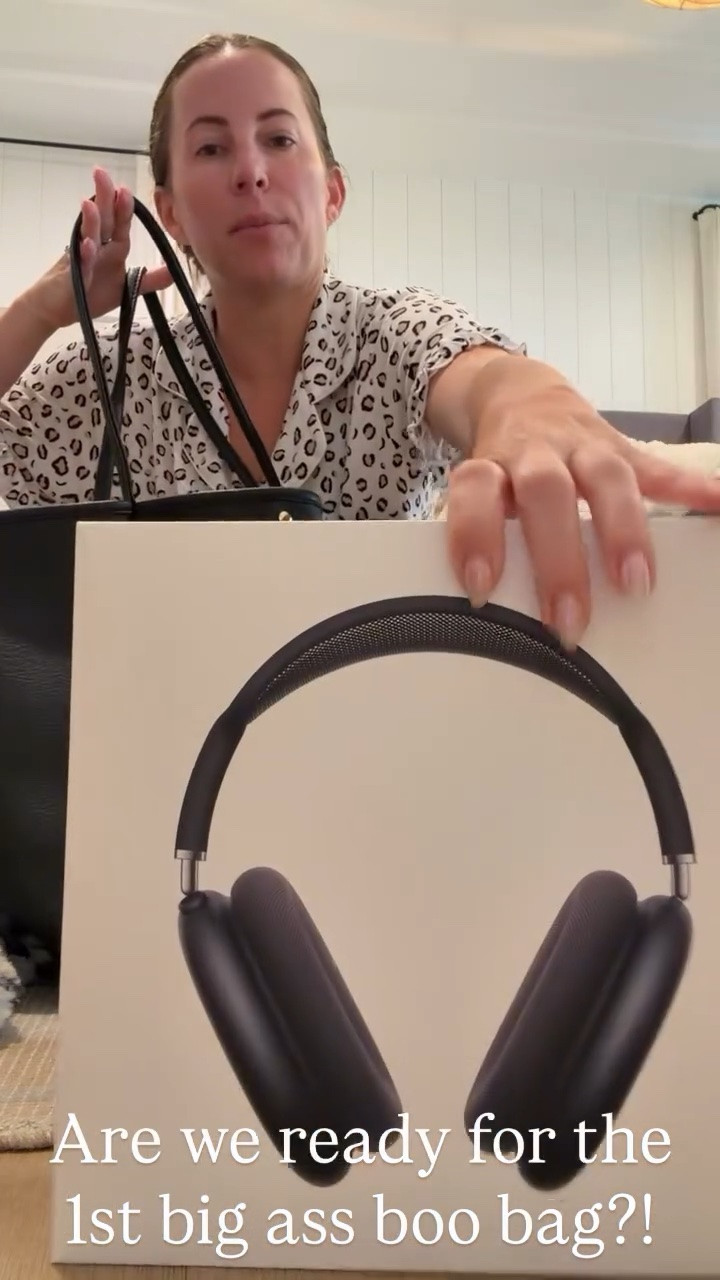 Are we ready for the 
1st big ass boo bag?!