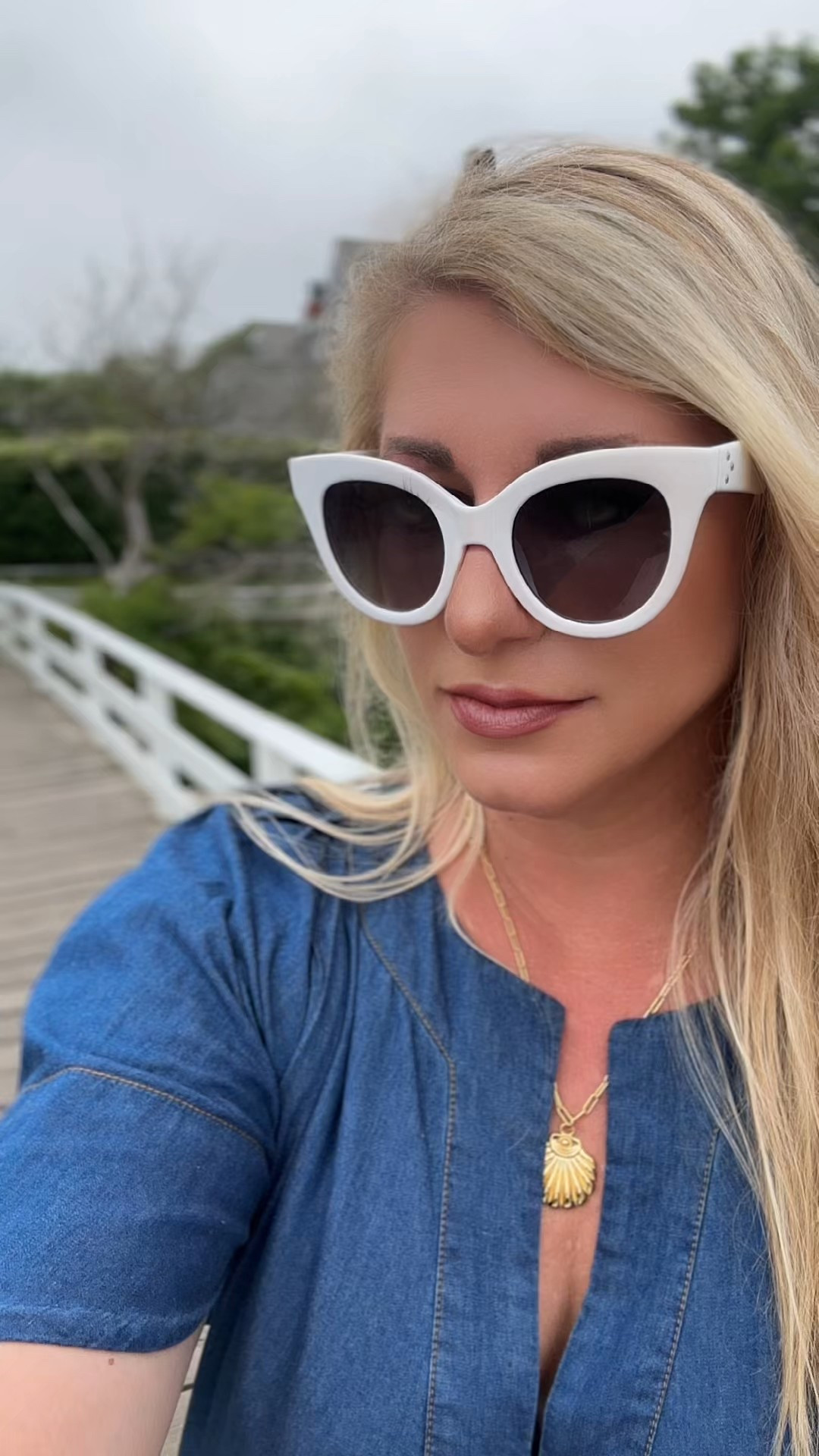 Casual weekends on Nantucket. Mornings in Sconset & meeting friends for lunch

#LTKFindsUnder100 #LTKOver40 #LTKItBag