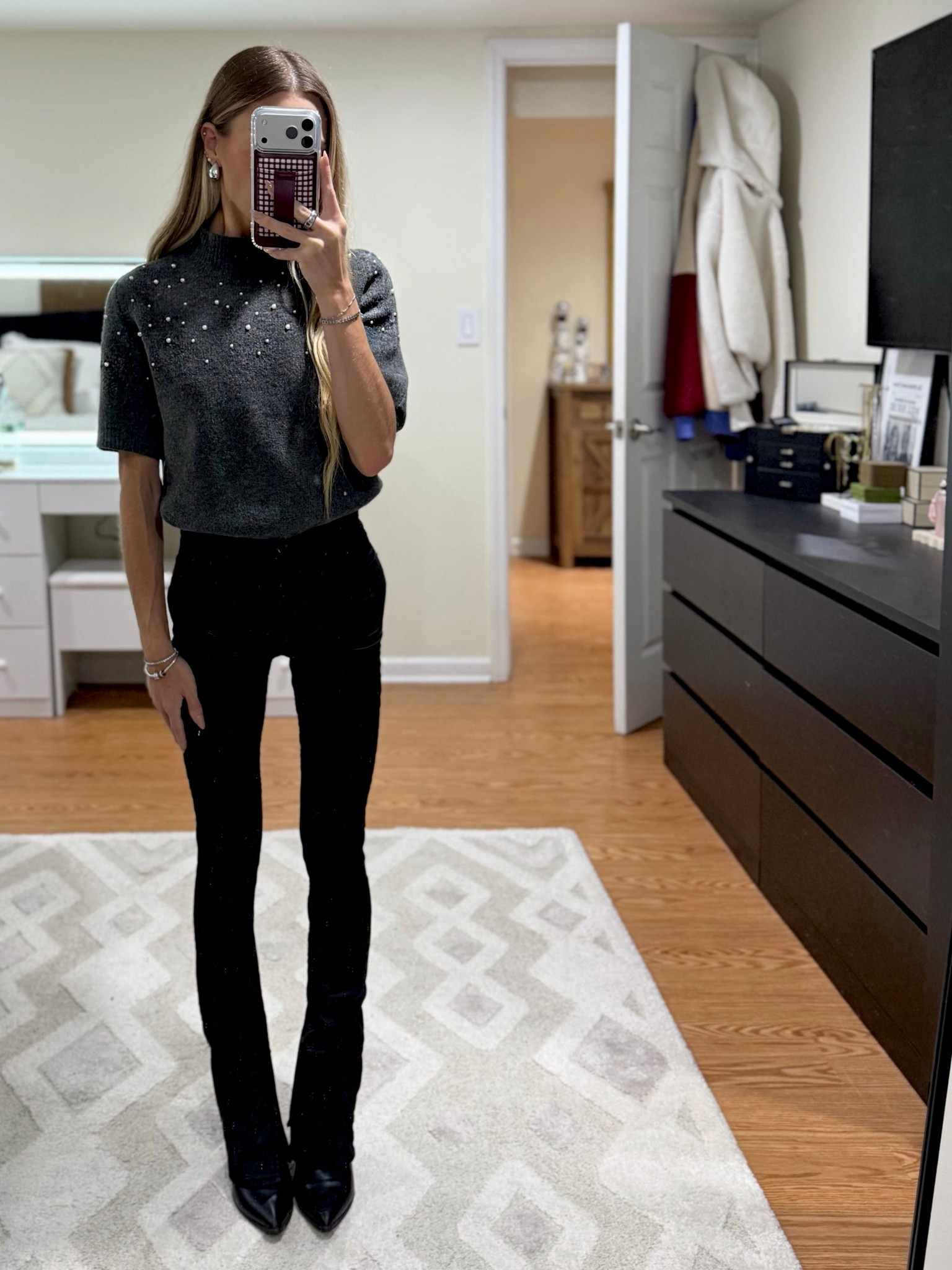 This pearl detailed sweater instantly elevates a simple outfit 

XS

#LTKFindsUnder50 #LTKSaleAlert #LTKStyleTip