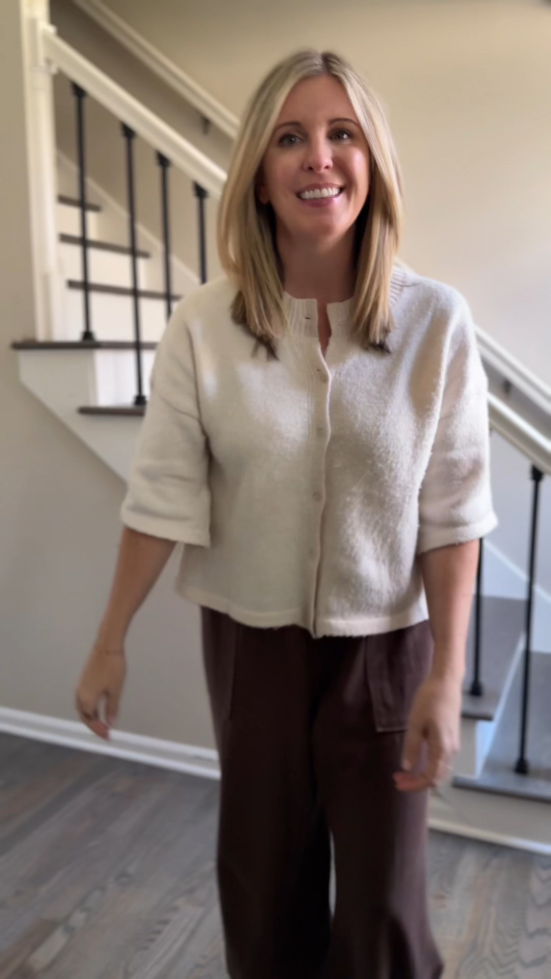 The best barrel pants under $40!  Take your true size!

Barrel leg pant, transitional outfit

