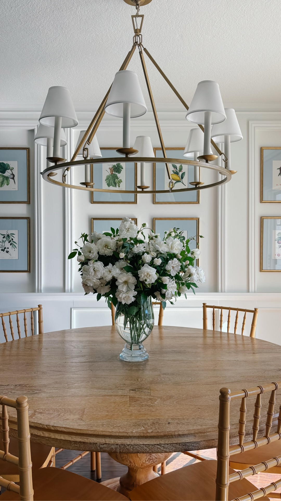 This light is chapman & Myers taste on an Amazon budget! 🤌🏼

Have you ever admired those stunning, statement chandeliers from brands like Chapman & Myers? Well, get ready to be inspired, because I've found a gem on Amazon that captures that exact sophisticated, timeless elegance, but at a fraction of the cost. We added these shades -also from Amazon, for more warmth! 


#amazon #amazonlight #amazonfinds #amazondeals

#LTKFamily #LTKHome #LTKHoliday