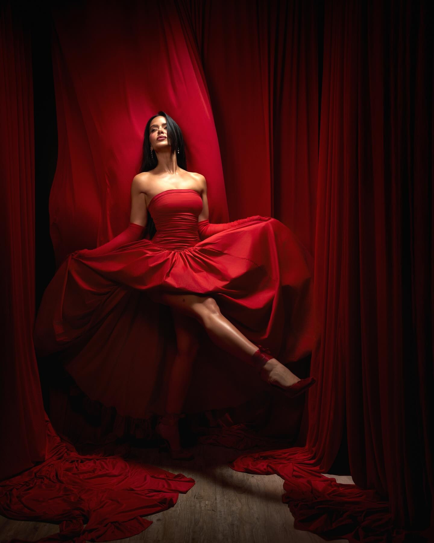 No estás traicionando tu historia por permitirte ser feliz. 🌹

#maincharacterenergy #feminineenergy #selflove #valentines #photography