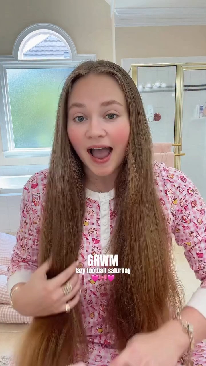 Pls I’m actually so scared of getting my wisdom teeth out like I can’t do it😭yell at me in the comments and tell me I need to!🩷
#grwm #wisdomteeth #relatable #skincare #explore
