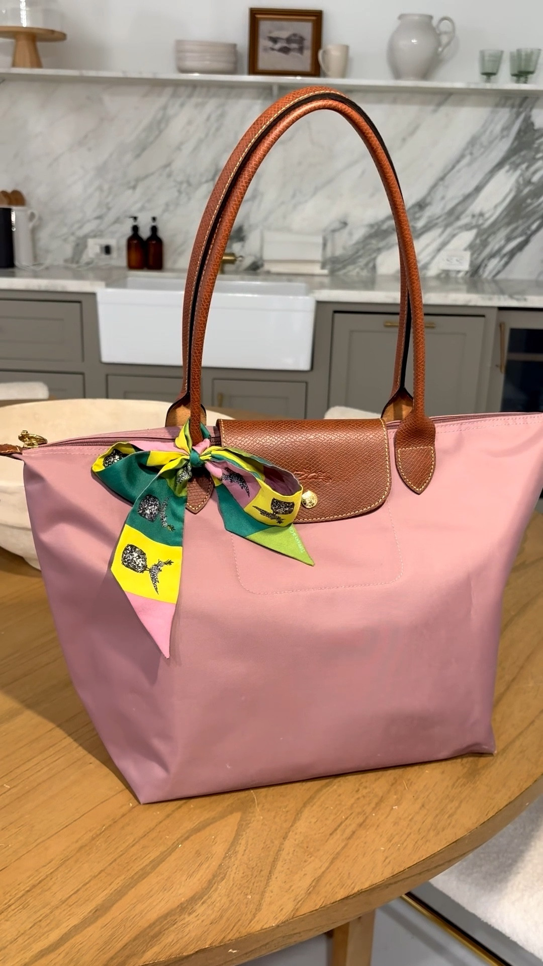 On Wednesdays we wear PINK because we love a classic and classy Longchamp tote!!


#LTKWorkwear #LTKdayinmylife #LTKootd