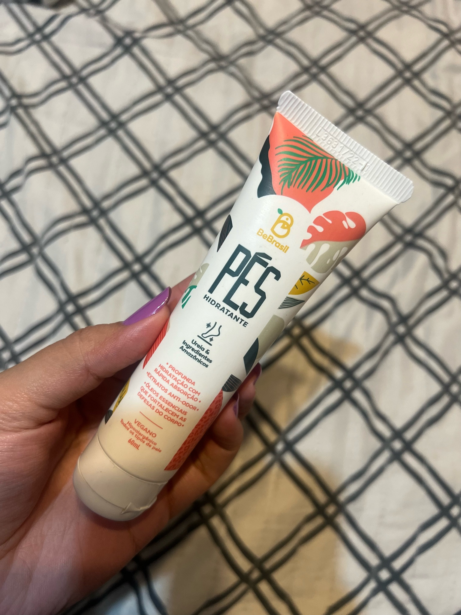 Pés Perfeitos da BeBrasil  contém uma fórmula super especial com ureia (10%) que evita o ressecamento da pele causado pelos atritos diários.

Além de garantir uma hidratação profunda, combate os odores indesejáveis e não deixa manchas nas roupas ou lençóis.

🔹Extratos anti-odor
🔹Contém óleos essenciais bactericidas
🔹Hidratação profunda
🔹Rápida absorção

#LTKbrasil #LTKstyletip #LTKbeauty