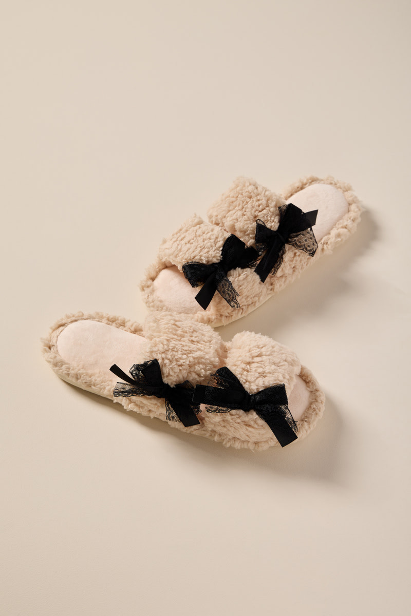 Coutney Bow Detail Sherpa Slippers | Francesca's
