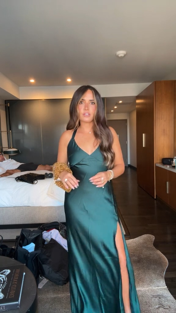 Dinner outfit - maxi dress - outfit inspo 

#LTKSeasonal #LTKStyleTip