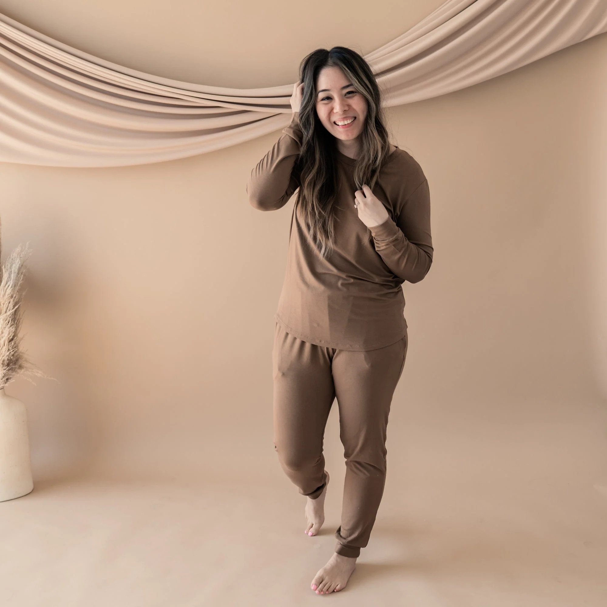 Women's Jogger Pajama Set in Coffee | Kyte BABY