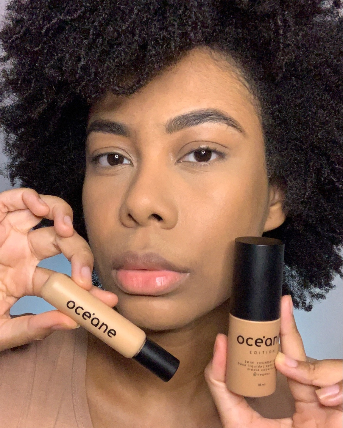 Base e Corretivo da Oceane. Ambos deixam um acabamento muito bonito na pele. 
Base cor 400m 
Corretivo Médium light 
#ltkgift 

#LTKGiftGuide #LTKbrasil #LTKbeauty