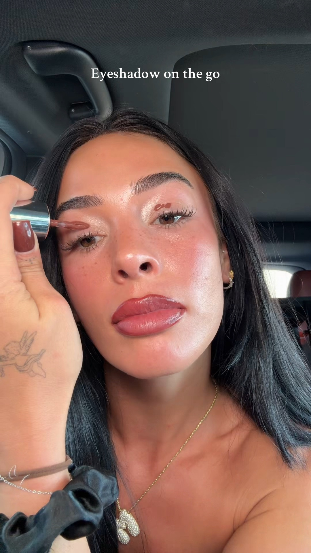 Wearing shade “05”🧸🤎 #beauty #sacheubeauty #eyeshadow #easymakeup #viral 