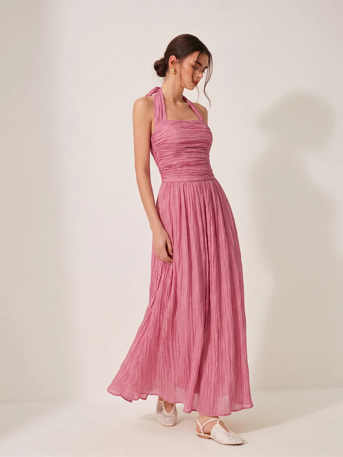 Crinkled Textured Halter Maxi Dress | Commense