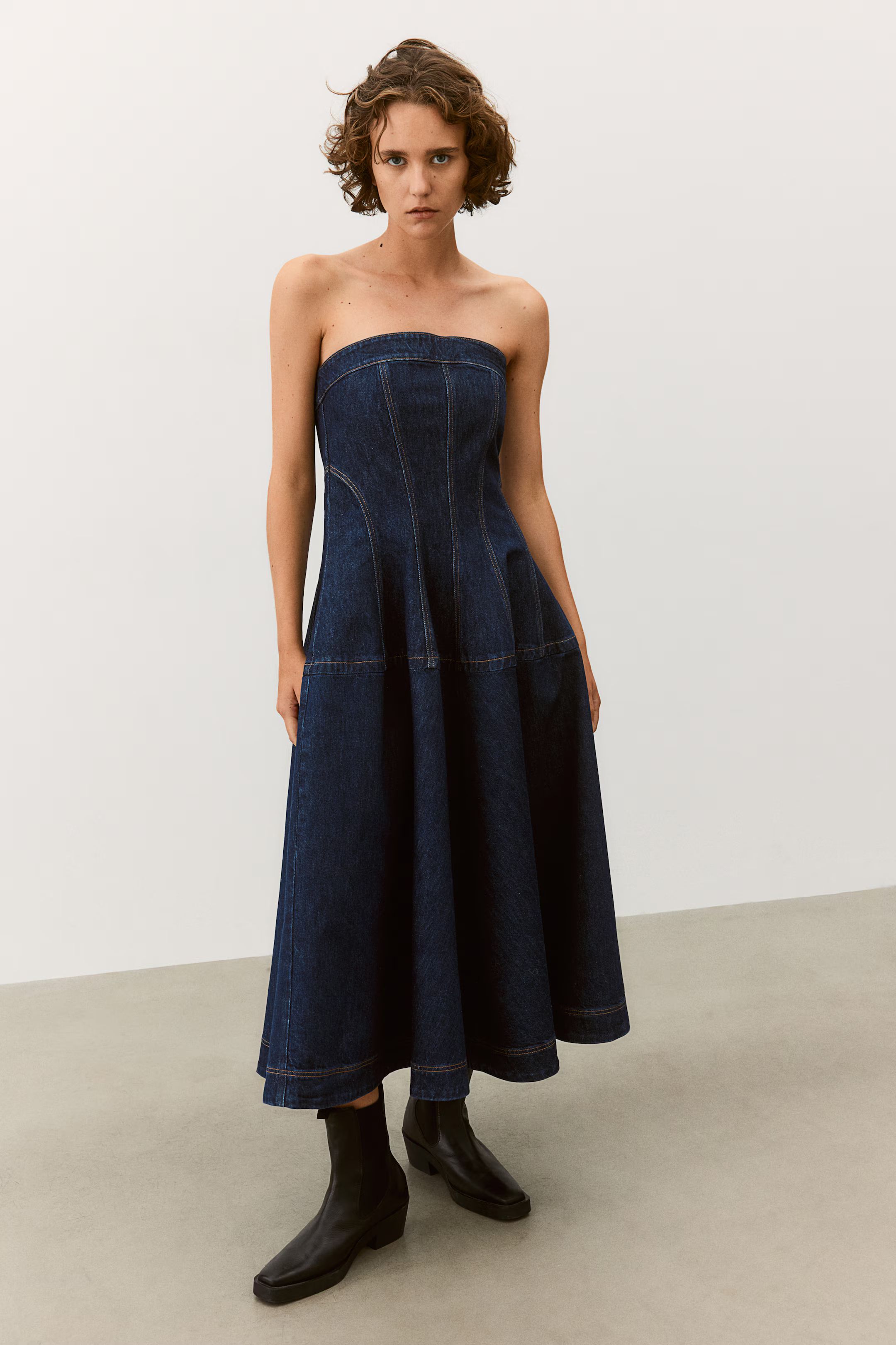 Denim bandeau dress | H&M (UK, MY, IN, SG, PH, TW, HK)