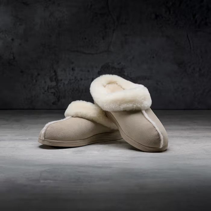 Women's Signature Slipper | LUXOME