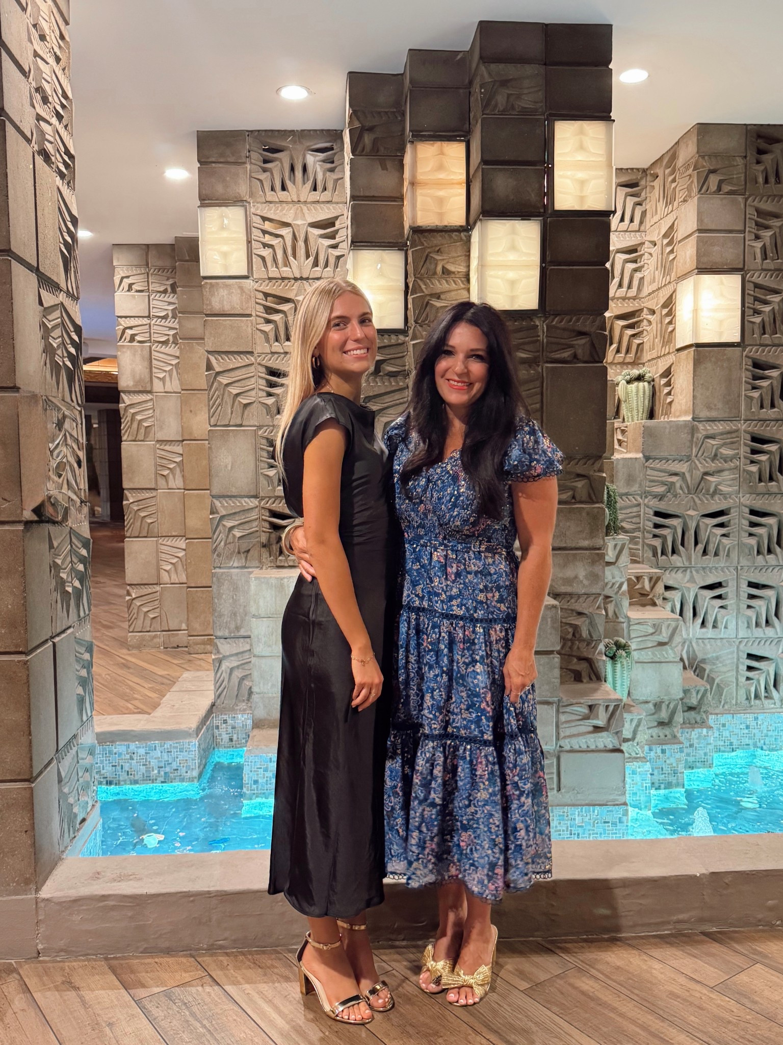 Elegant casual dress with gold heels. Black silk dress, metallic dress


#LTKShoeCrush #LTKOver40 #LTKWedding