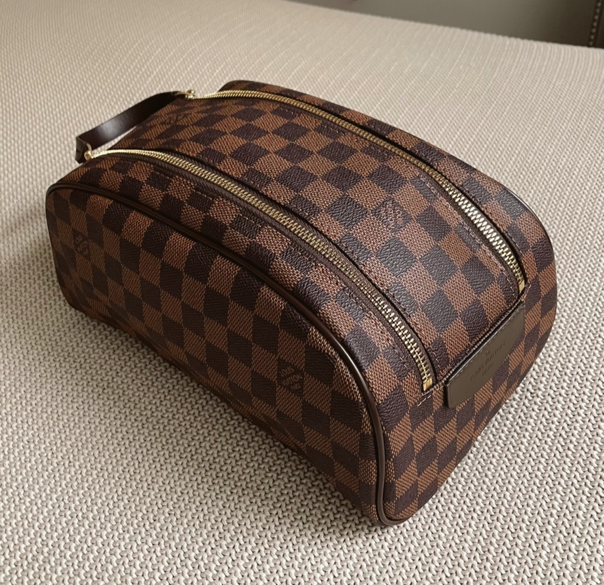 LOUIS VUITTON cosmetic bag KING SIZE toiletry bag, collection