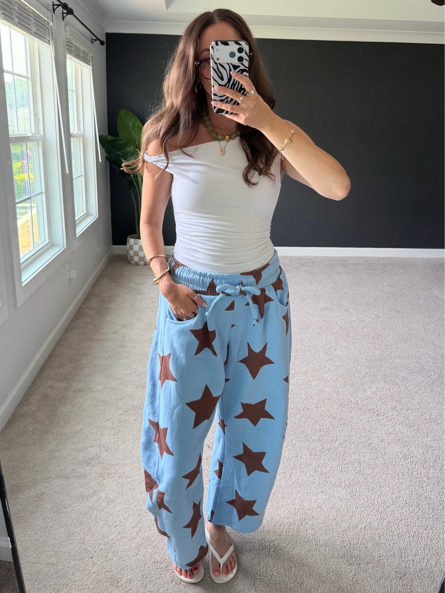 5’9” wearing size medium star sweatpants and small of the shoulder top #ltktall