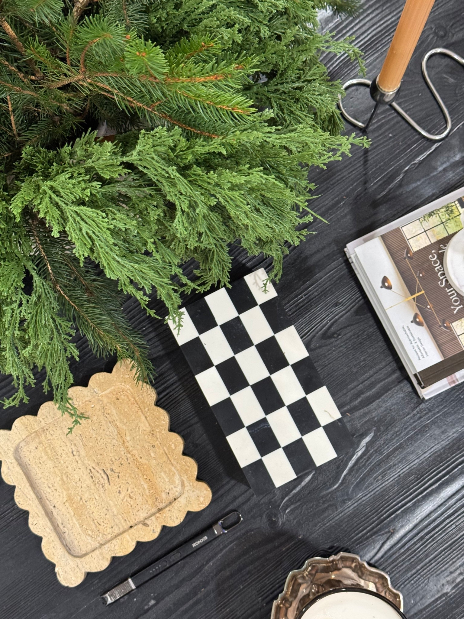 If your living room needs a holiday glow-up but you don’t have the energy for a full redesign, these pieces are the cheat code. #HolidayDecor #LivingRoomInspo #ChristmasVibes #ModernHolidayHome #CozySeason

#LTKHoliday #LTKFindsUnder100 #LTKHome