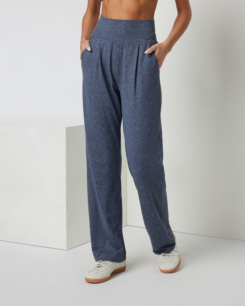 Lux At Ease Straight | Vuori Clothing (US & Canada)