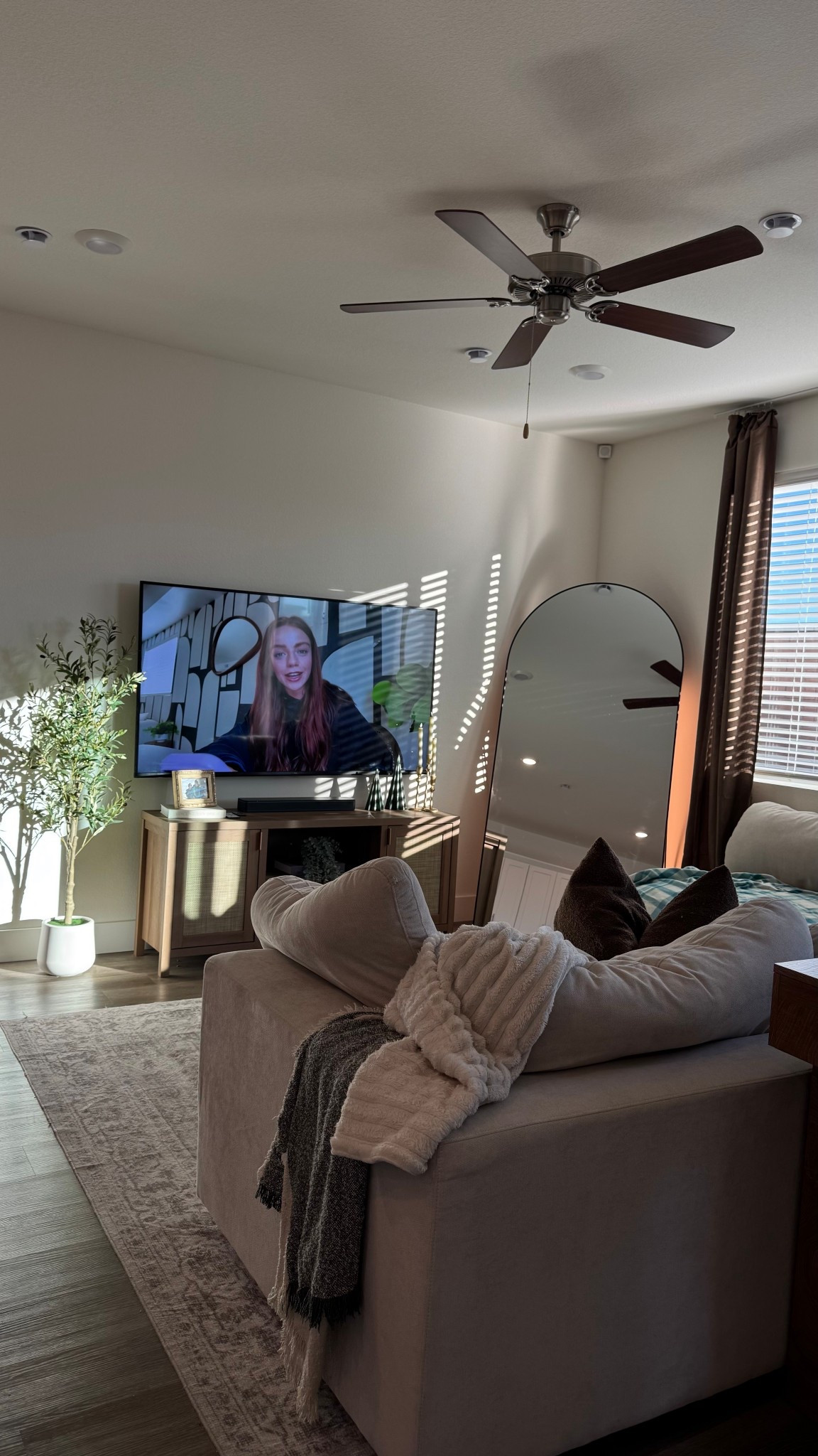 I love a cozy morning & vlog session 🤎✨🏡

#LTKHome #LTKmorningroutine