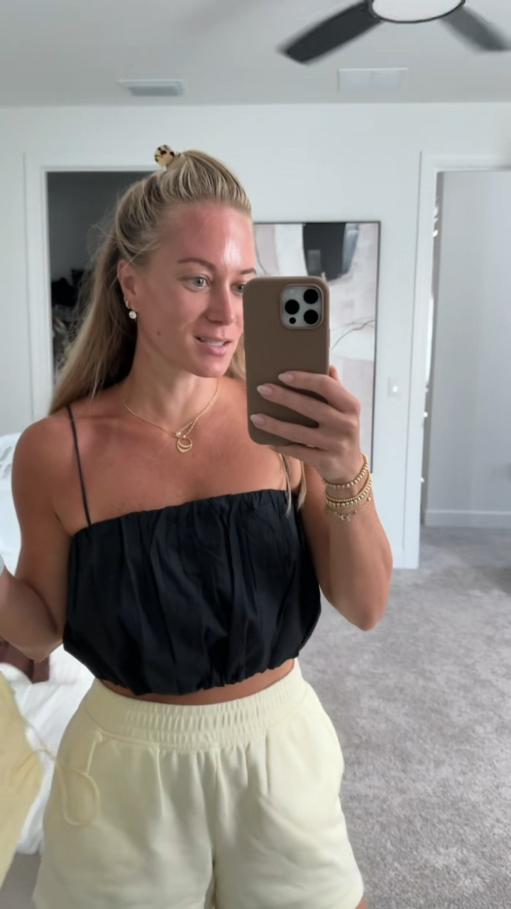 This @abercrombie bubble top is so cute and will look perfect with high-waisted jeans. Wearing a small in everything. 

Spring tops, summer tops, Abercrombie clearance, Abercrombie try on 

#LTKSpringSale #LTKootd