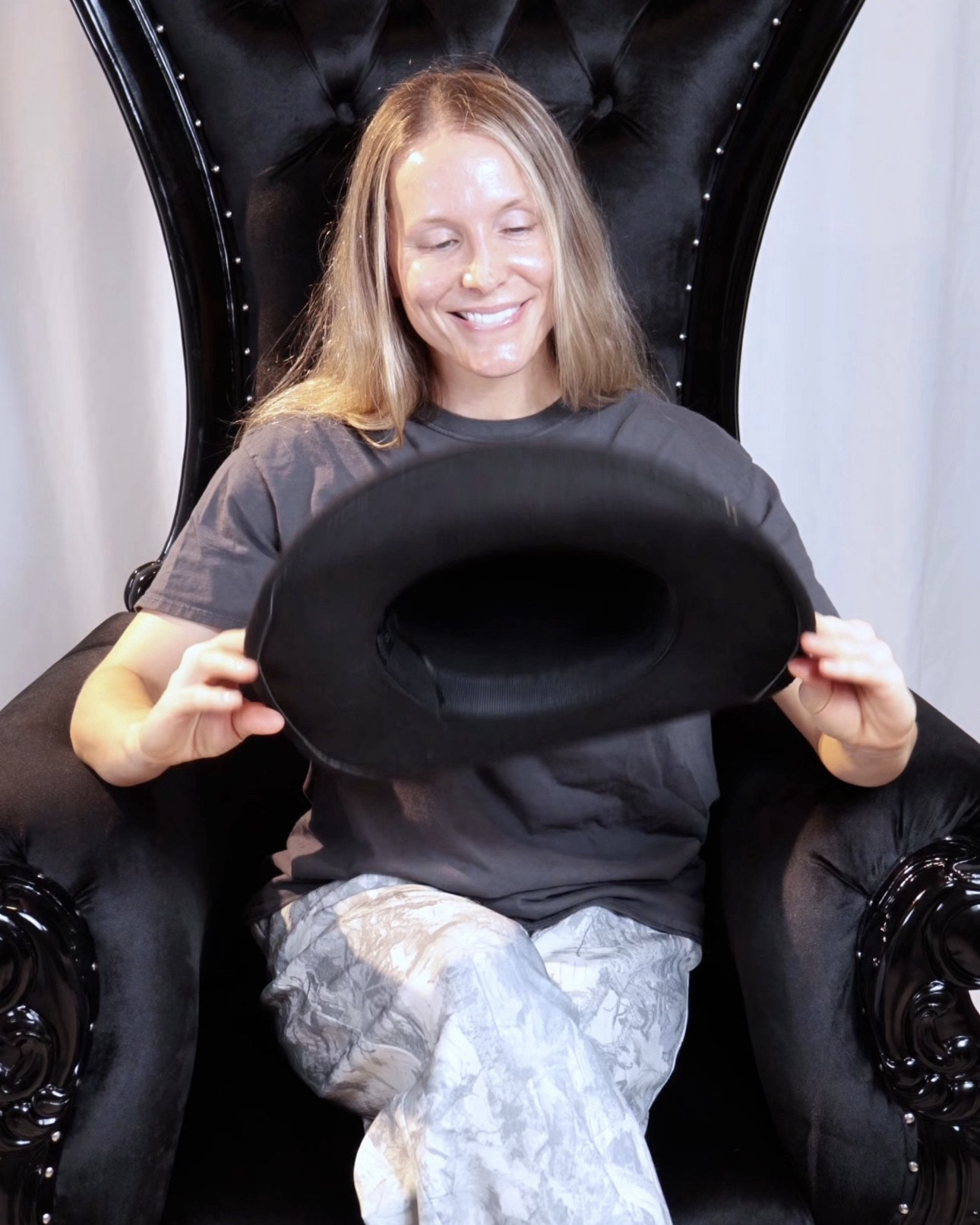 "Feeling Good" cowboy hat transition but the outfits linked ✨

#LTKWorkwear #LTKBeauty #LTKootd