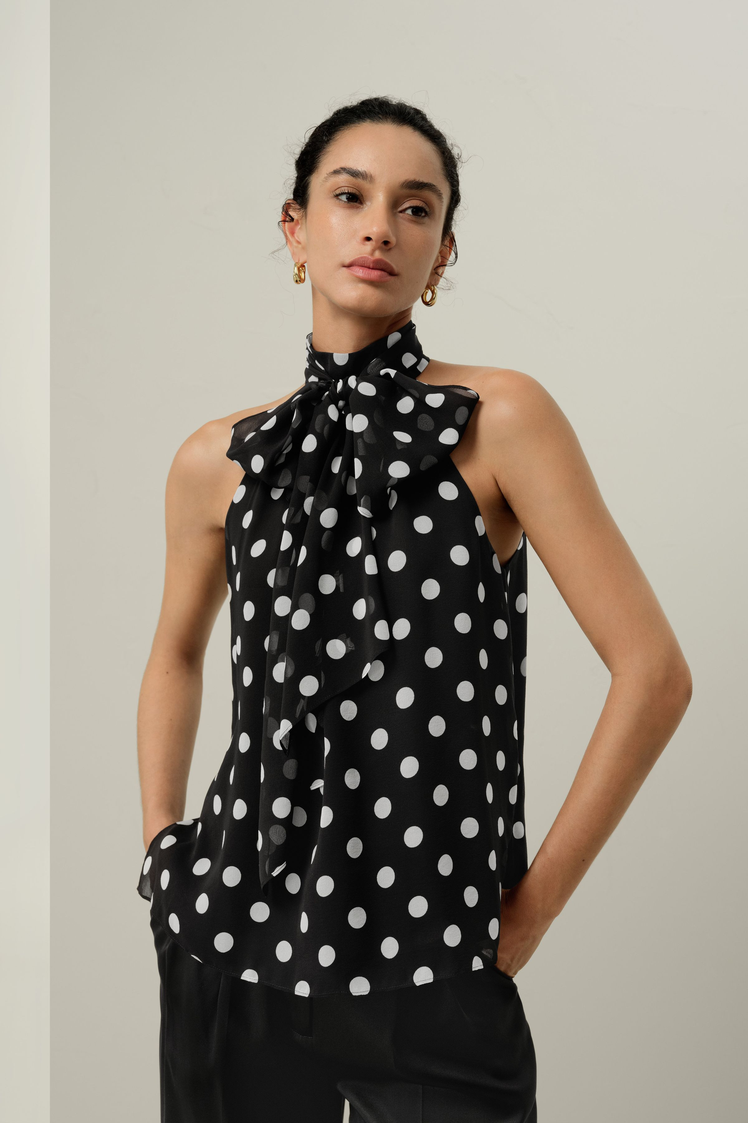 Vielseitiges Top aus Seiden-Georgette mit Polka-Dot-Muster | LILYSILK