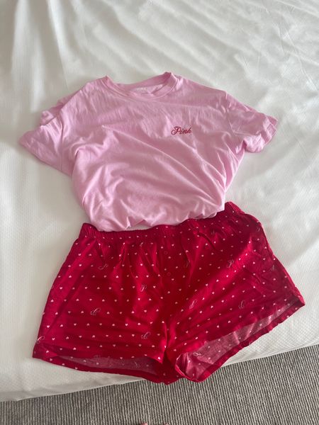 How cute are these pajamas from Victoria’s Secret!? Perfect for Valentine’s Day and so soft! 

Pajamas. Valentine’s Day. Pajama set  

#LTKSeasonal #LTKfindsunder50 #LTKfindsunder100