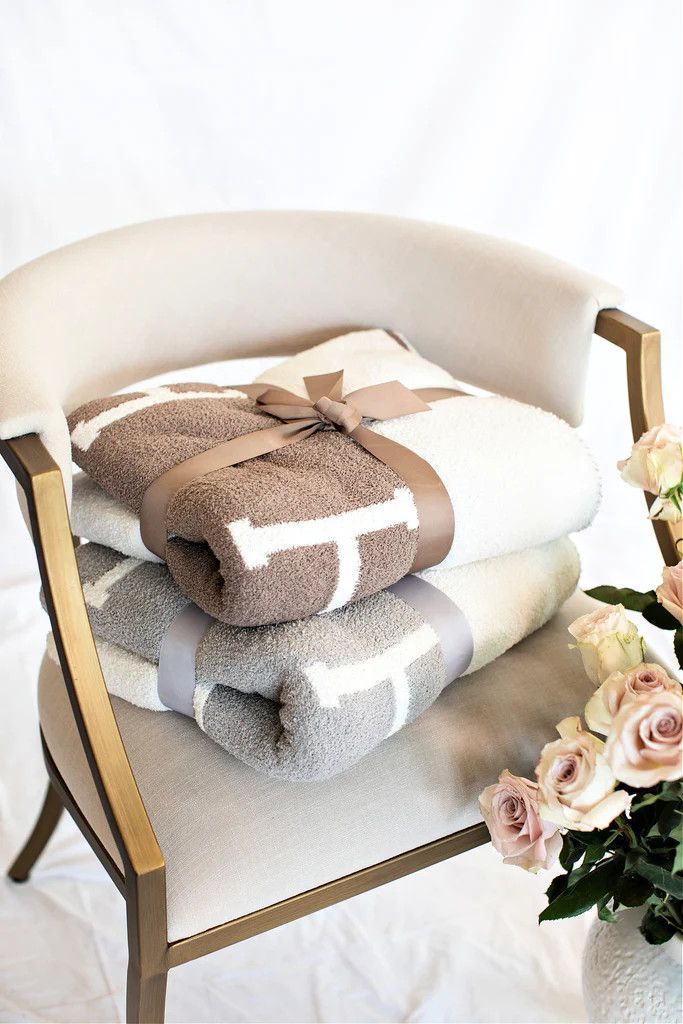 IN STOCK!! Comfy Luxe Throw Blanket in 5 Colors | Glitzy Bella