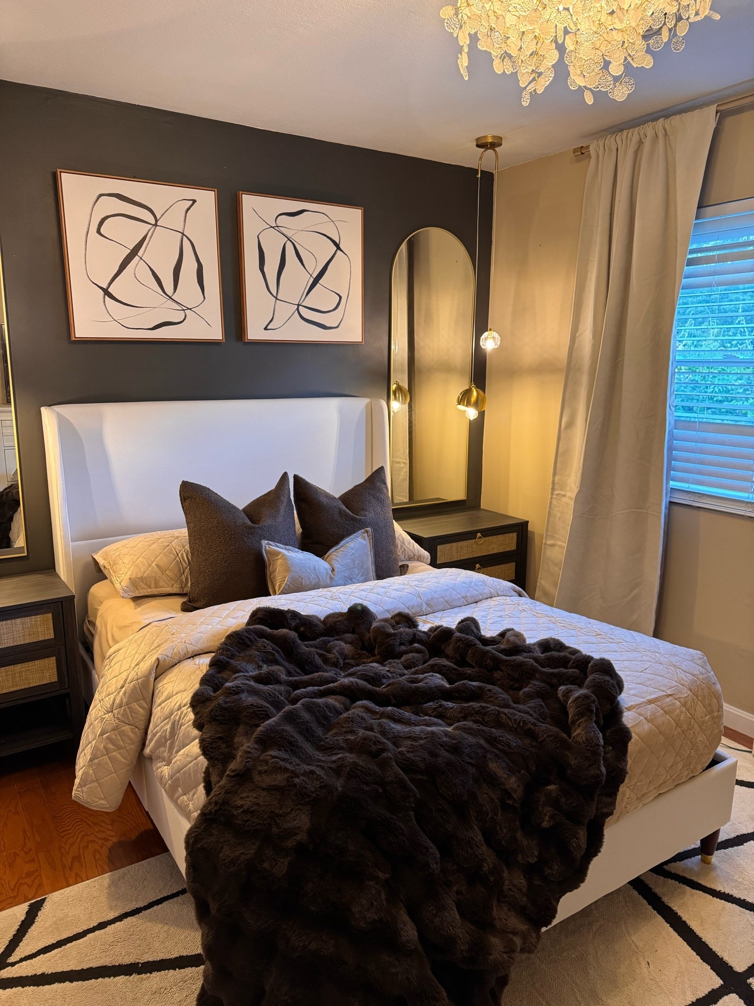 Love how this bedroom makeover turned out 👏🏽🖤

#LTKHome #LTKSaleAlert
