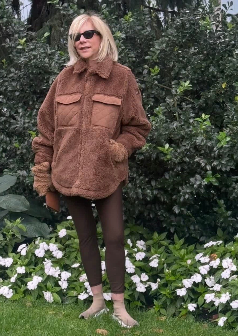 Everyone told me brown-on-brown wouldn't work... until it did. Chocolate brown is the color of the season, and I'm swapping my black leggings for rich espresso tones. Deep brown leggings plus a plush brown shacket, all Alo — the ultimate cozy fall street-style look. Would you wear the look?

#LTKootd #LTKSeasonal #LTKOver40