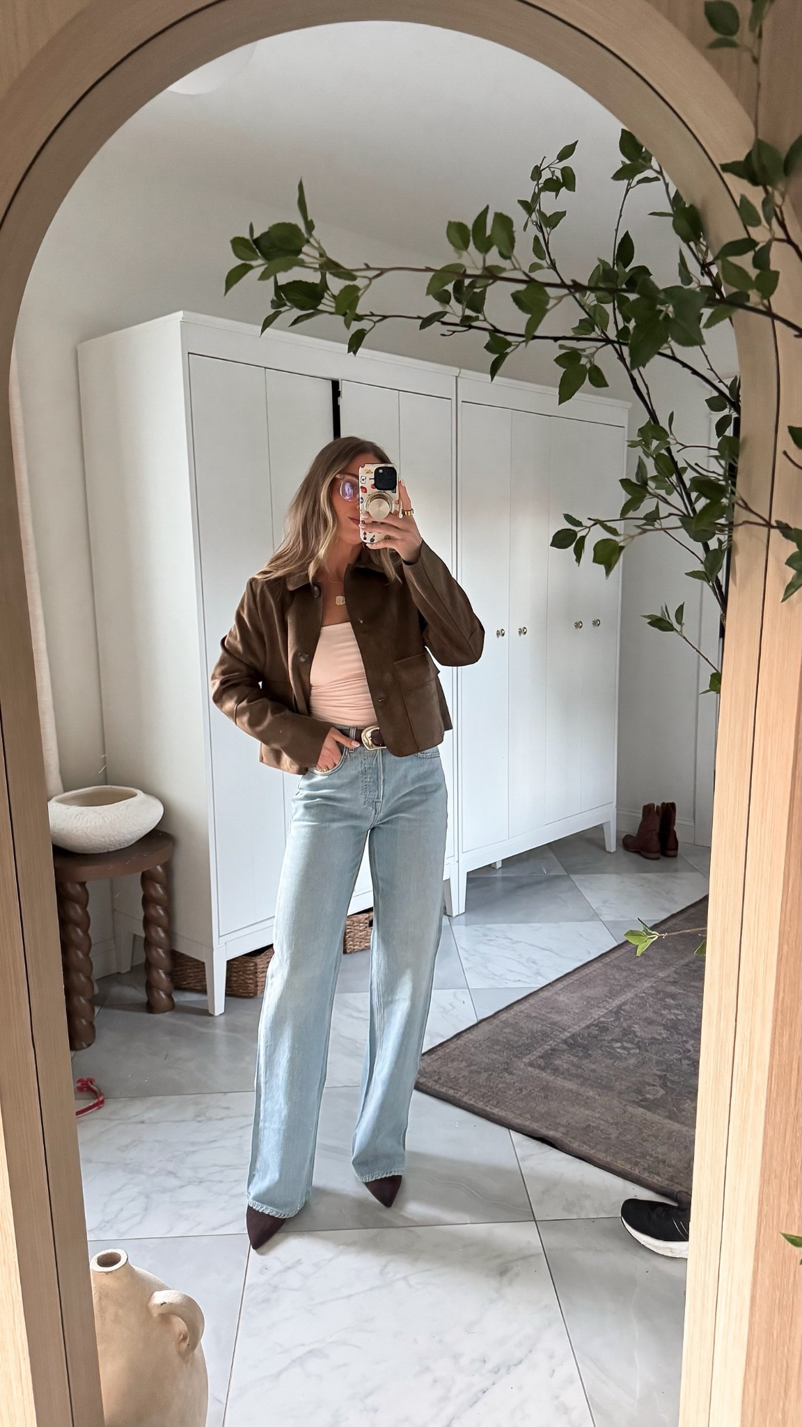 Neutral layers and light denim kind of day ☕️
Brown suede and blush tones

office outfit 
Fall outfit 
Date night outfit 

#LTKSeasonal #LTKParties #LTKStyleTip