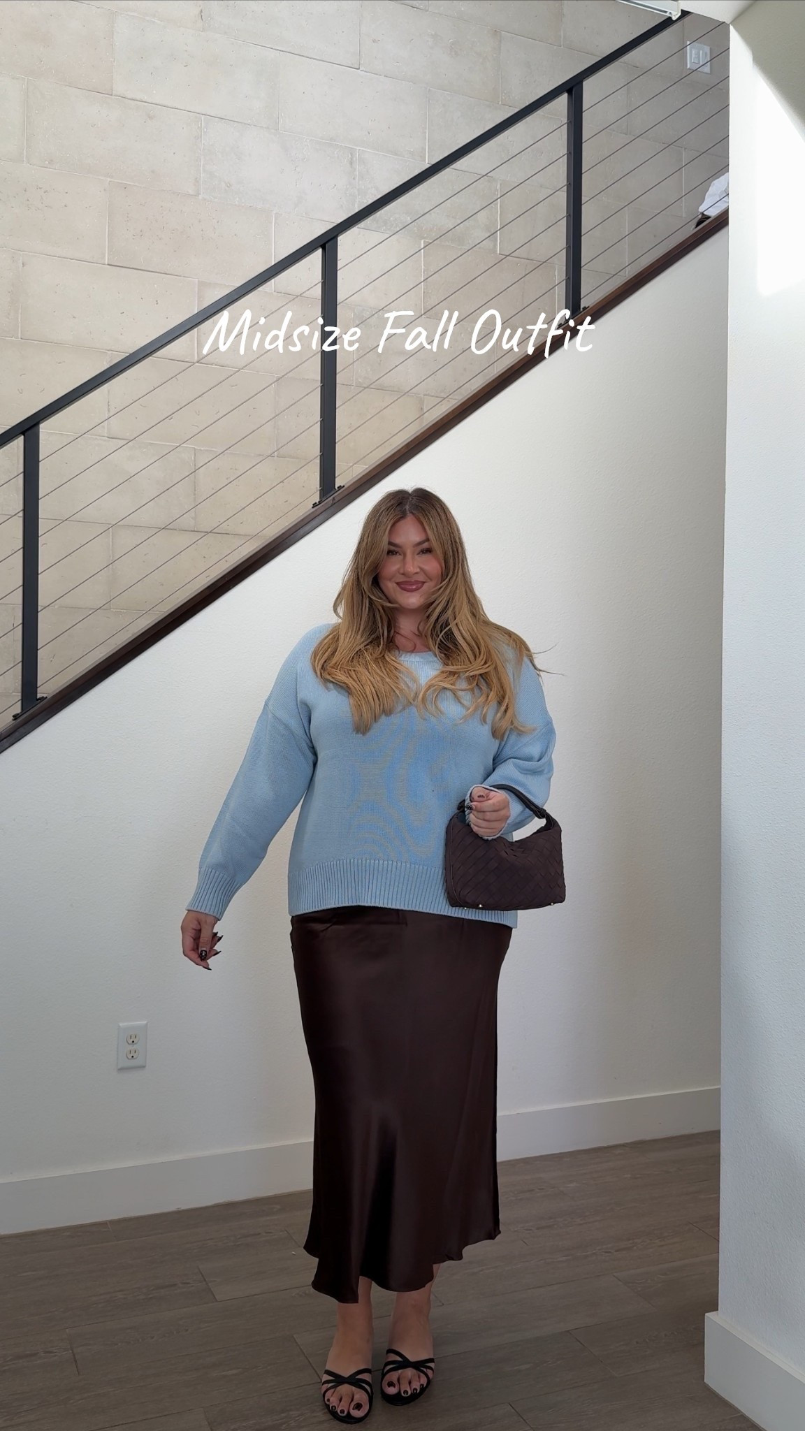 love the blue and brown combo for fall 🩵🤎 wearing a 2x in this sweater and an xl in the skirt!

Can also be a cute work outfit!

Work outfits, business casual workwear, quince, autumn outfits, Vanessa Etheridge