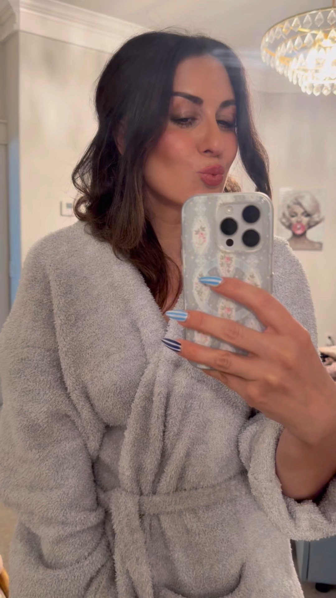 Grwm: girls night! Love this summer outfit! Hillhouse nap dress, jelly sandals, bow jewels & heart necklace with my favorite lipstick & self tanner. 🎀🫶🏼




Hillhouse 
Flowy dress 
Summer outfit 
Jelly’s 
Cozy robe 
Self tanner 
Concert 
 Vacation outfit 

#LTKShoeCrush #LTKWedding #LTKSummerEdit