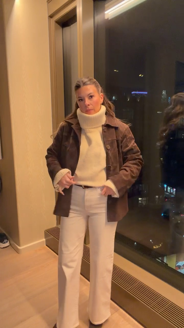 Loft event for New York fashion week white denim jeans super stretch and comfy paired with sweater and boots. 

Revolve code: tulip
Vici code: emerson30
Electric picks code: emerson20

Wearing my usual small/2

Denim
White jeans
Fashion week
Casual everyday 
Date night
Event look
Workwear


#LTKgrwm #LTKNYFW #LTKSeasonal