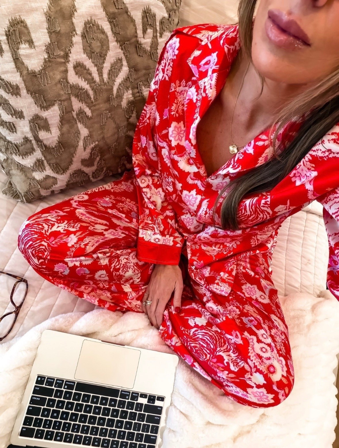 This patterned pj set is so cute and cozy, the print makes it feel a little more fun while still being super comfortable. The fabric is soft and lightweight, perfect for lounging at home or slow mornings with coffee.

pajama set, cute loungewear, cozy outfit, matching pj set, soft sleepwear, comfy style, relaxed home outfit, everyday lounge look, amazon pajamas, cute prints, themominstyle