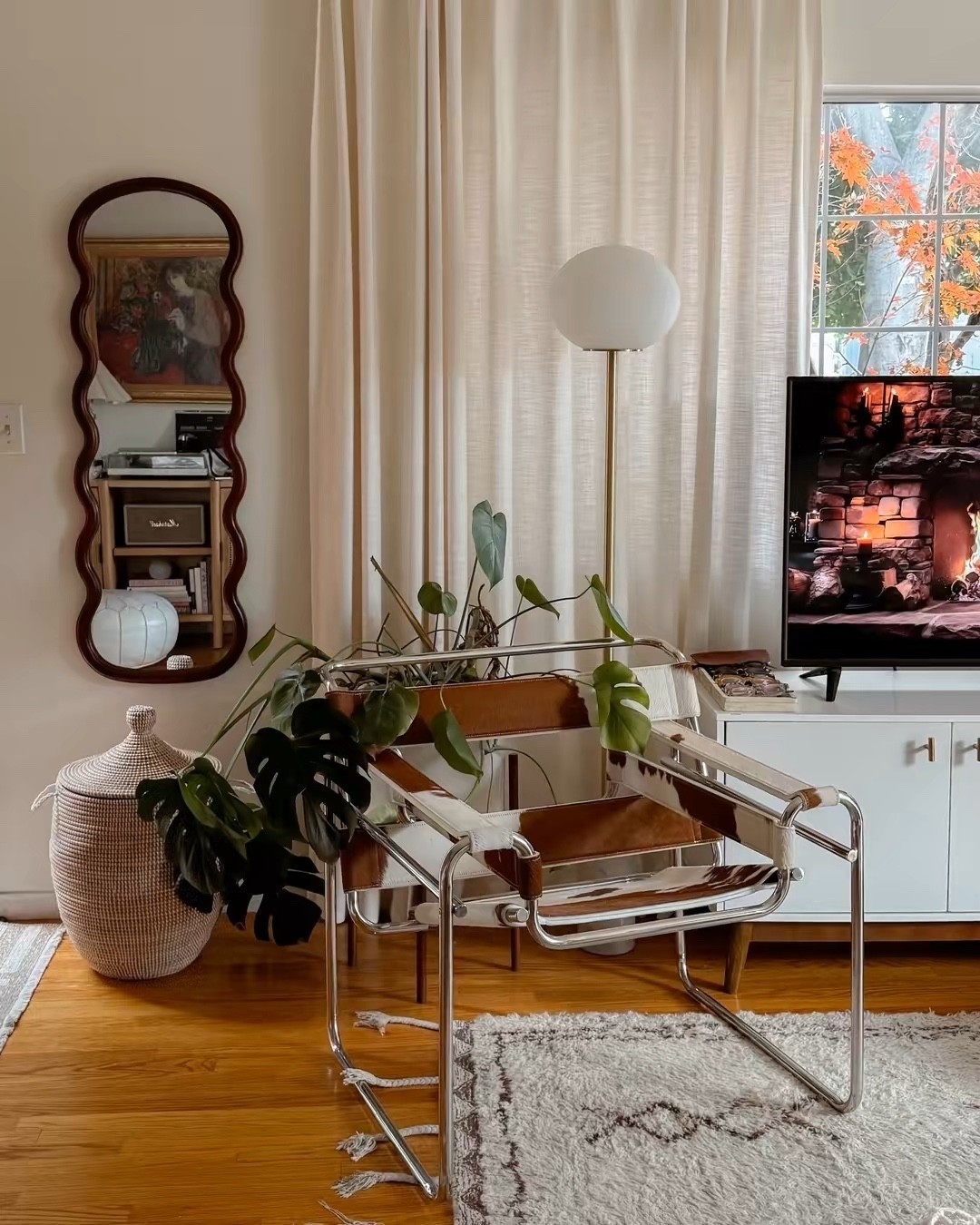 January at home 🏡 New wavy mirror and chair 