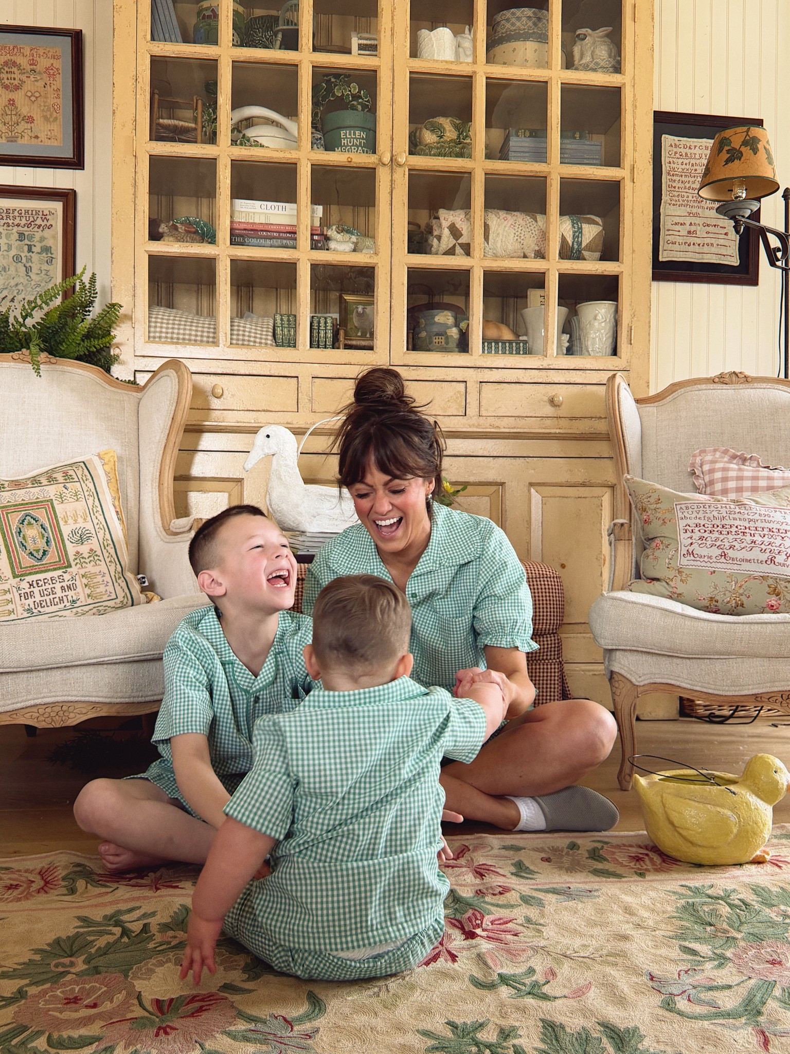 Mama and me pajamas for the boys and I! 🧺🐇🙌🏼