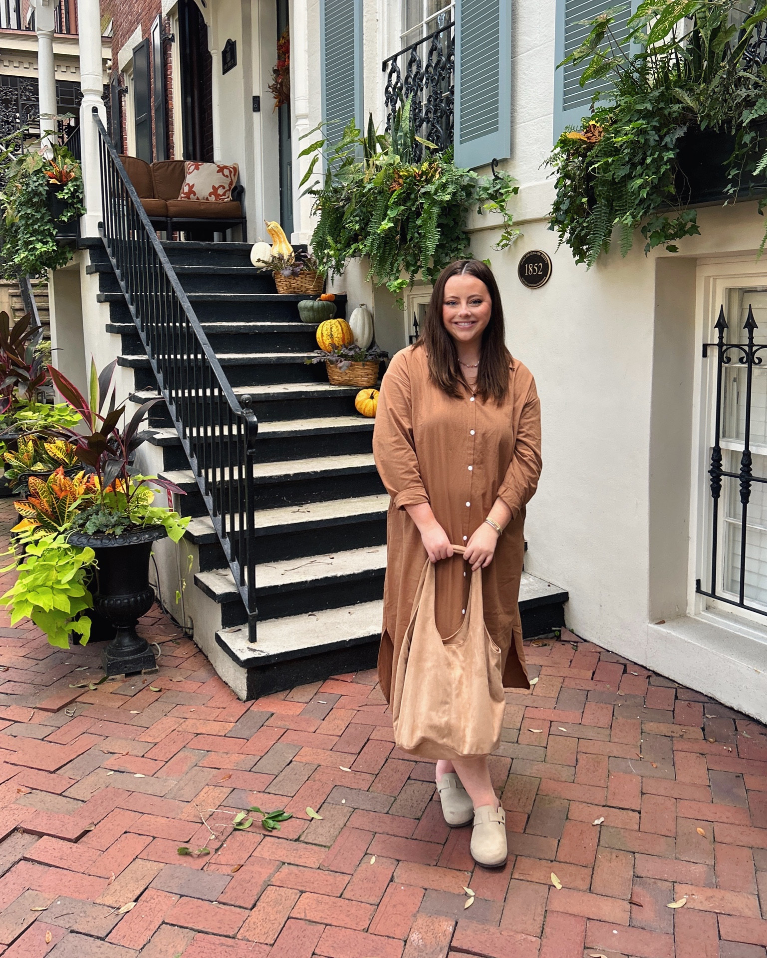 Fall outfit! 🍂✨🤍

Brown amazon button down long sleeve midi dress. Perfect fall fit!



#LTKfindsunder50 #LTKstyletip #LTKworkwear
