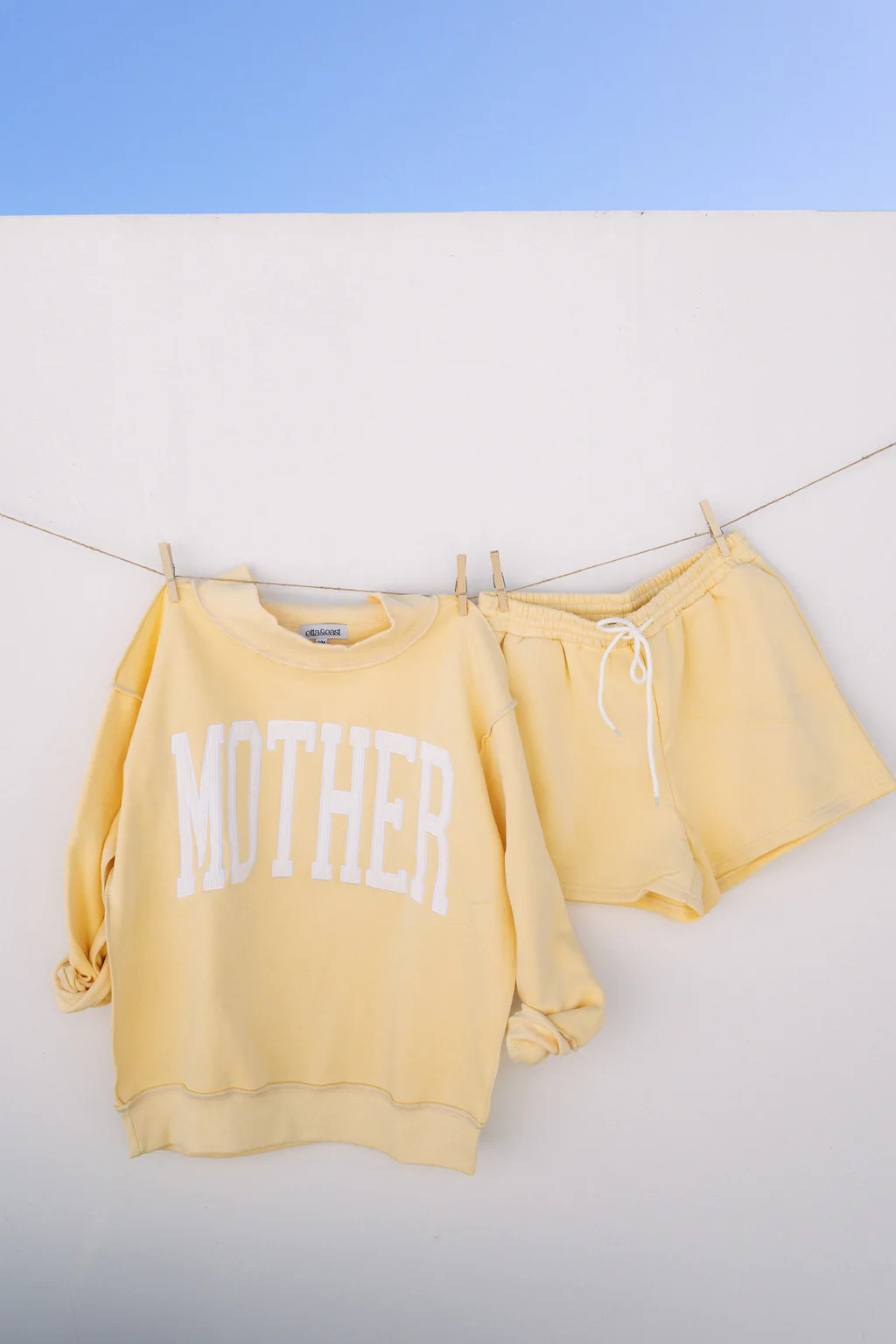 don't worry drawstring shorts - yellow | Etta+East