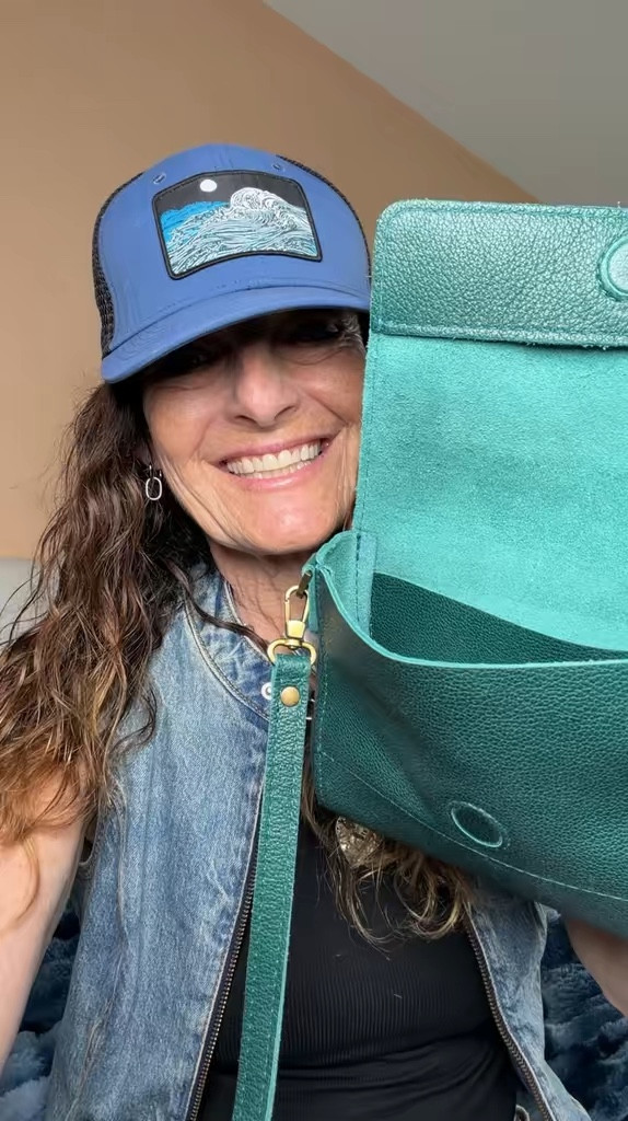 Portland Leather Bags are still 30% off today. Its the last day!💚These are the Sea Glass Metro Mini & Metro Black Medium.  Linking below  

#LTKMothersDay #LTKootd #LTKdayinmylife