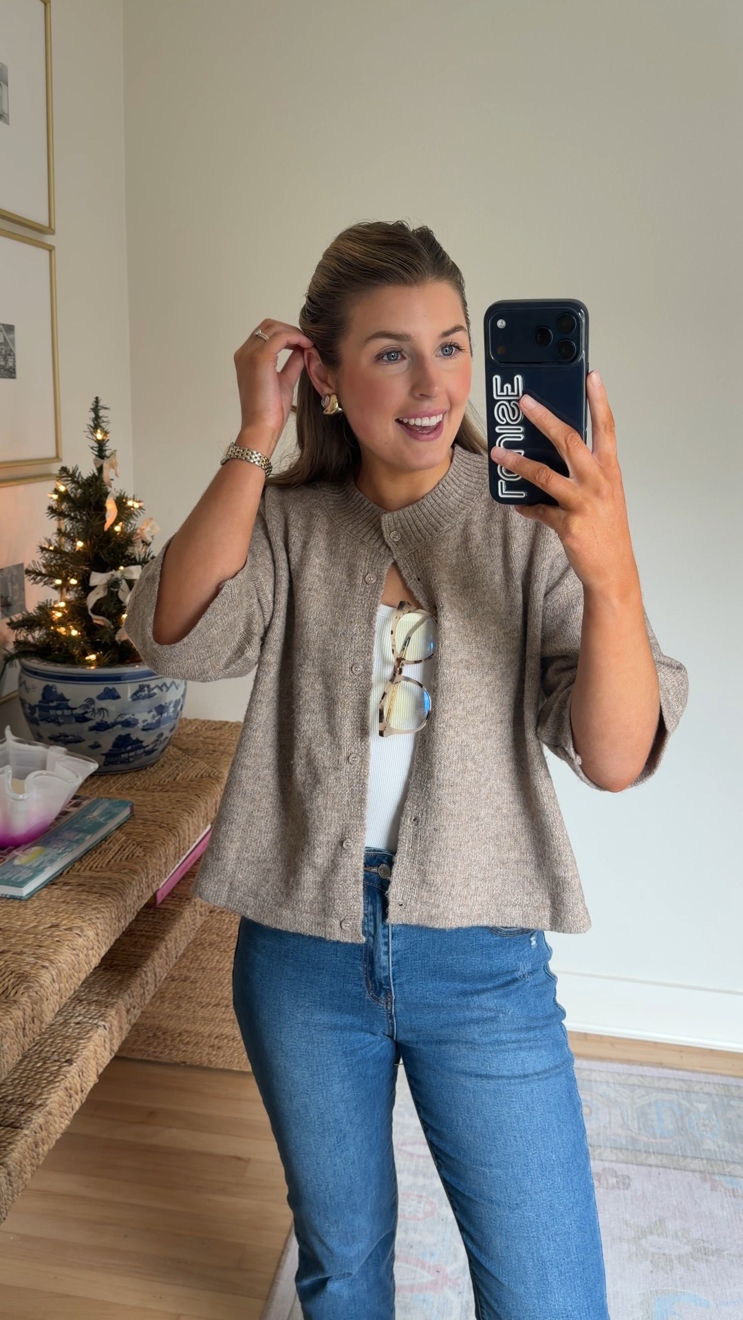 OOTD today! Wearing a 4 in jeans and s in sweater 