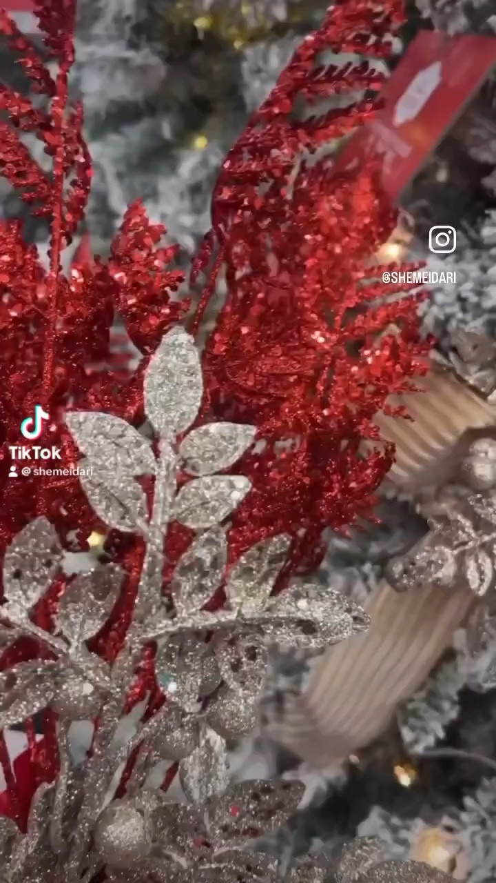 Red Christmas Decor