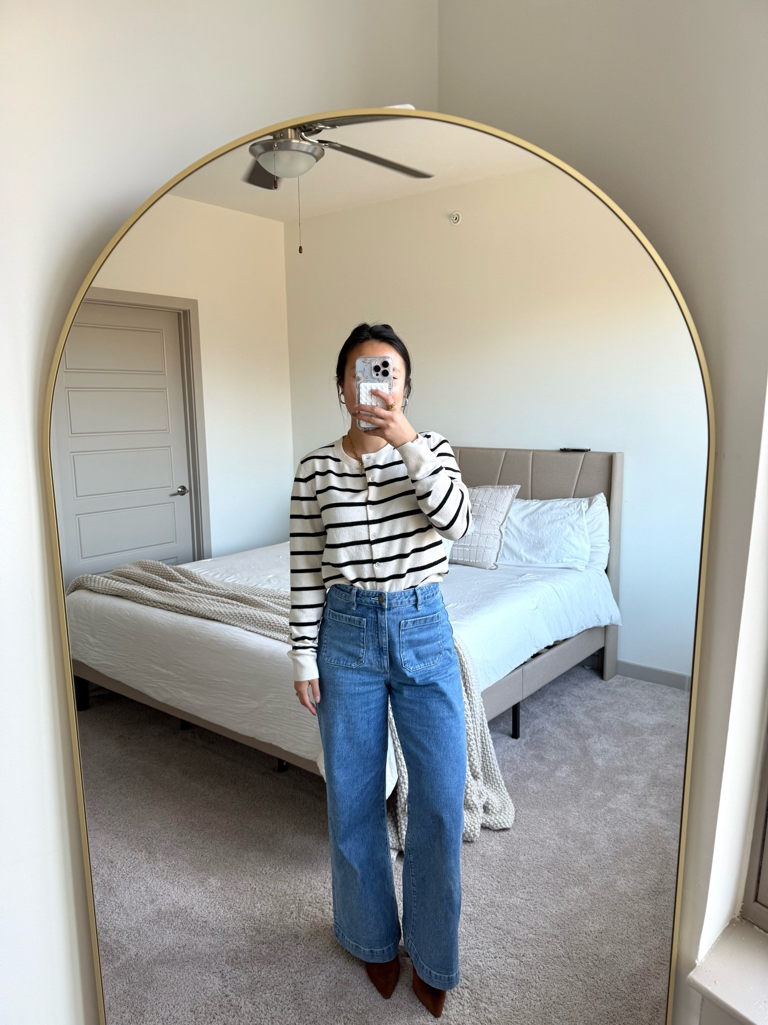 These sailor jeans from Rollas are everything😍

#LTKSeasonal #LTKWorkwear #LTKStyleTip