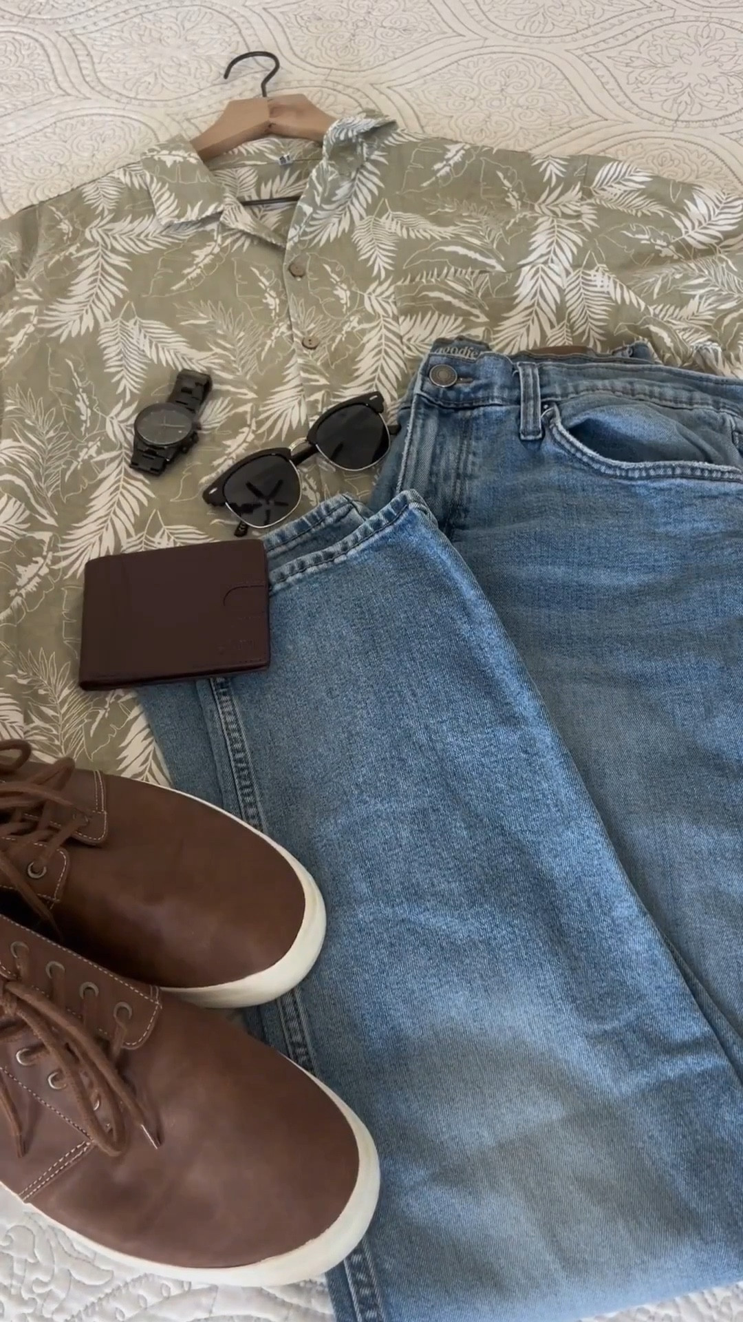 Effortless pieces that turn everyday moments into style wins 🌿 

From weekend brunches to evening strolls, these men’s wardrobe staples have him covered. Timeless, trendy, and built for the modern closet 🙌🏼


#MensStyle #EverydayStyle #MensWardrobe #TrendyMensFashion #ClosetEssentials