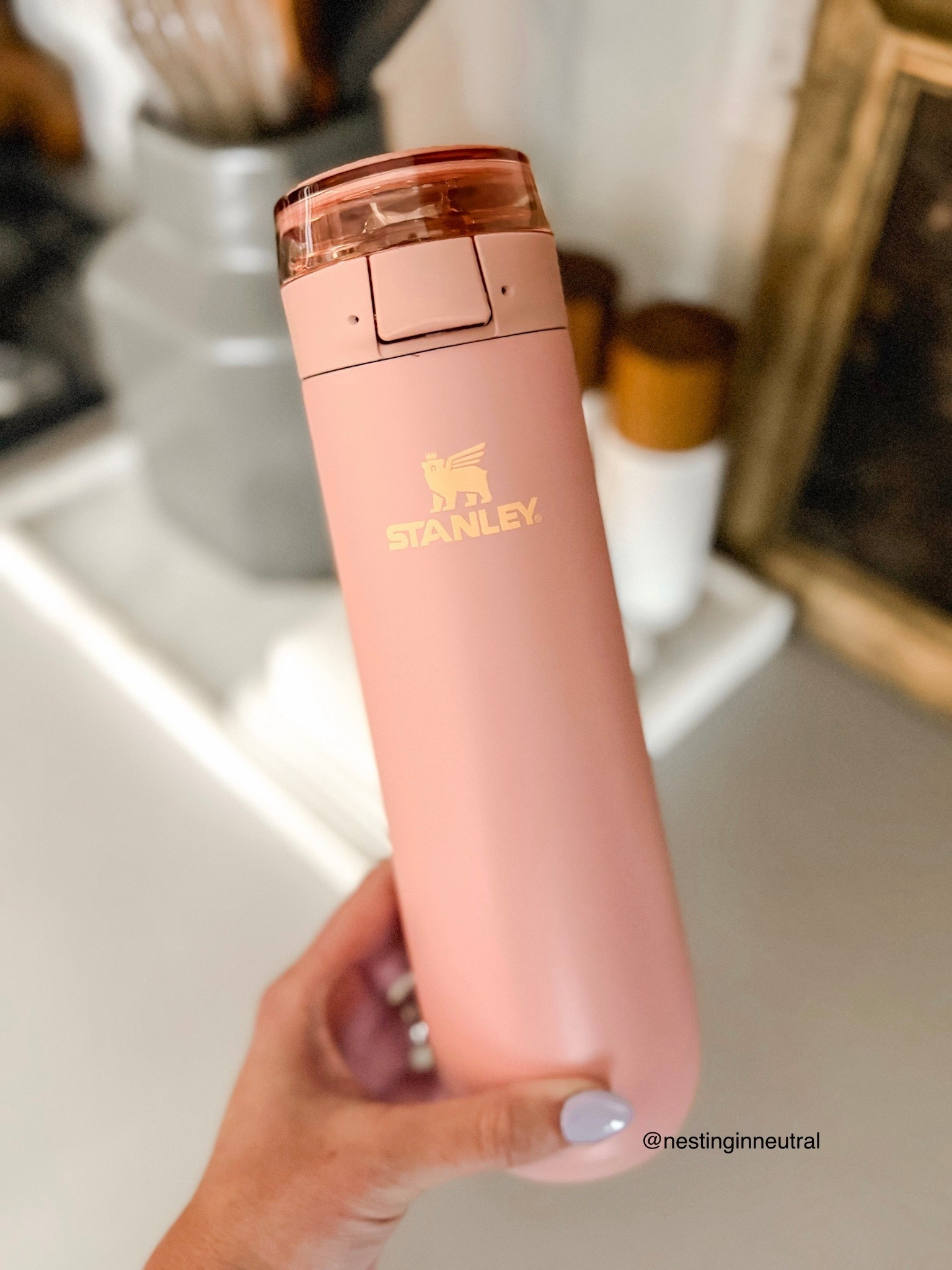 This travel Stanley is coming everywhere with me ✈️🤍
Slim, leakproof, and actually fits in your bag without taking over your life (finally). Hot stays hot, cold stays cold… and it just looks good doing it.
@stanley #stanleypartner @Shop.LTK #liketkit liketk.it/xxr Stanley 1913


#LTKMothersDay #LTKselfcare #LTKmomlife