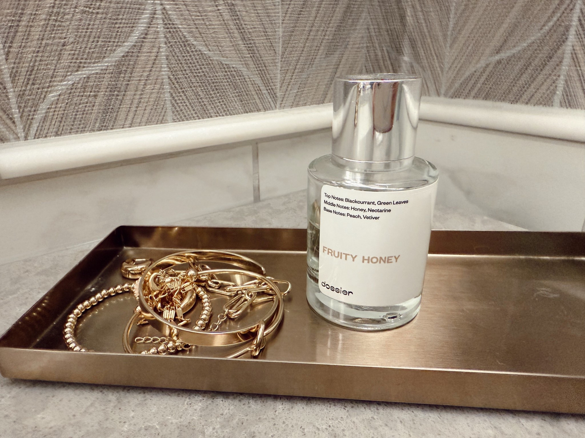 Obsessed with this Dossier Fruity Honey perfume. Sweet, warm, feminine, and affordable. A perfect everyday fragrance that smells way more expensive than it is.✨
#ltkbeauty #dossierperfume #affordableluxury #perfumeaddict #beautyfinds #amazonbeauty