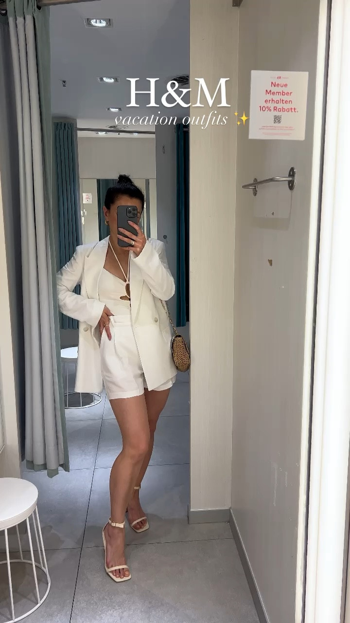 H&M holiday outfits ✨

Sizes: 
Shorts: 36
Blazer: XS
Beige top: S 
Black skirt: 34
Pink shirt: XS 
Skirt with flowers print: 34 


#LTKeurope #LTKstyletip #LTKSeasonal